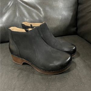 DANSKO BARBARA BOOTS Sz 38 EUC!